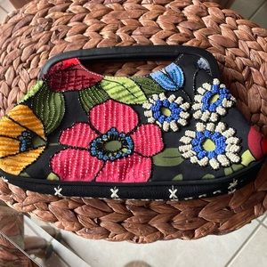 Isabella Fiori clutch